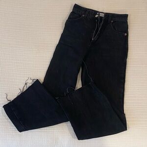 NWOT ZARA STRAIGHT LEG BLACK JEANS UNFINISHED HEM size: 0
